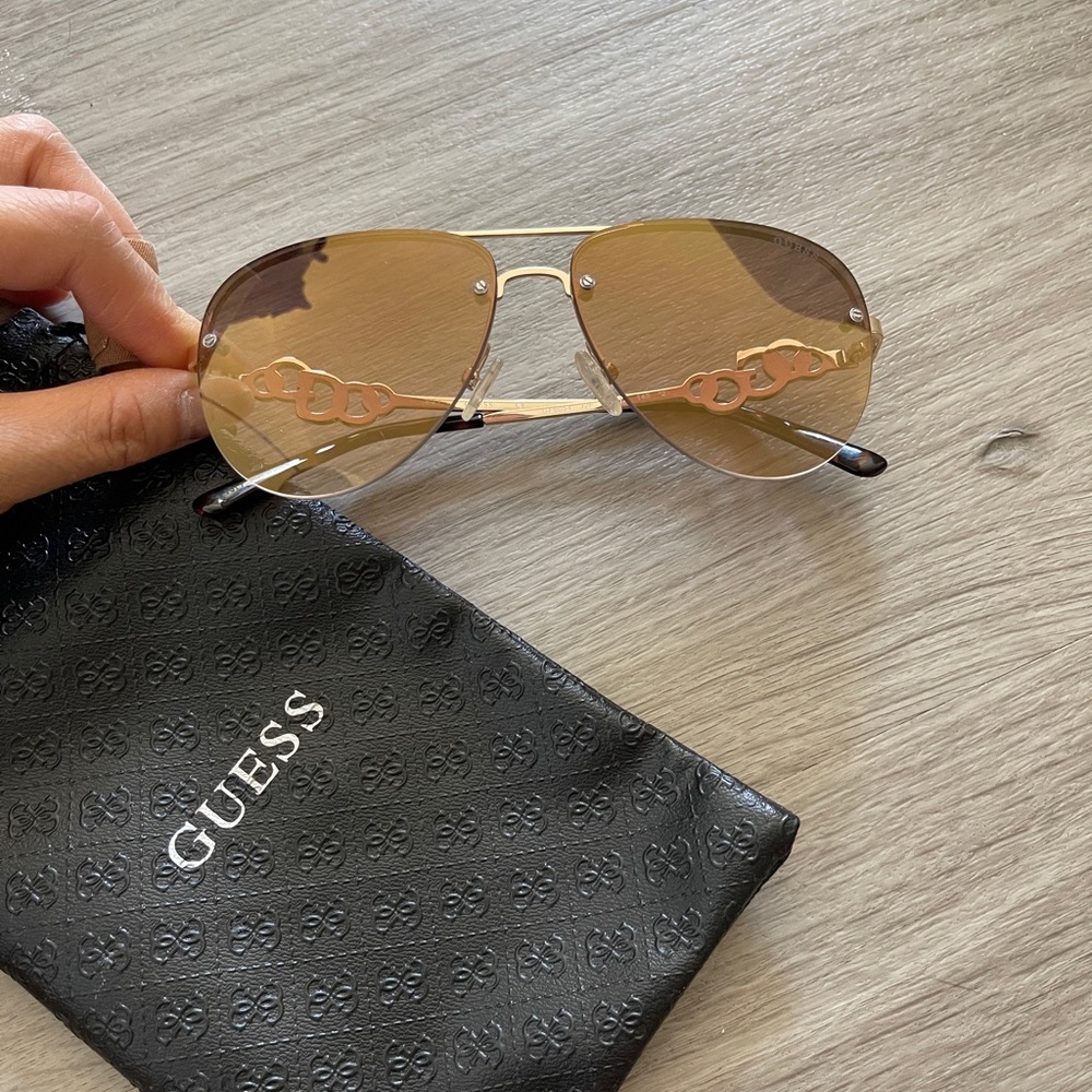 Guess rose gold aviator sunglasses